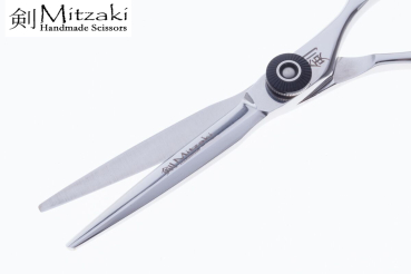 MITZAKI-Timoshi500,Haarschneideschere in 5.0 Zoll für Haarartisten die nur das beste aktzeptieren, 440C Japanstahl, DGT polish veredelt, inclusive Zubehör